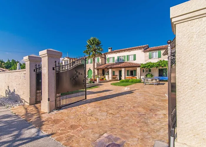 Villa Faggiolo By Rudani